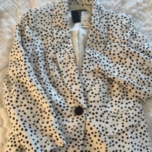 Kasper, Size 8, White with Black polka dots and black button, light weight blaze